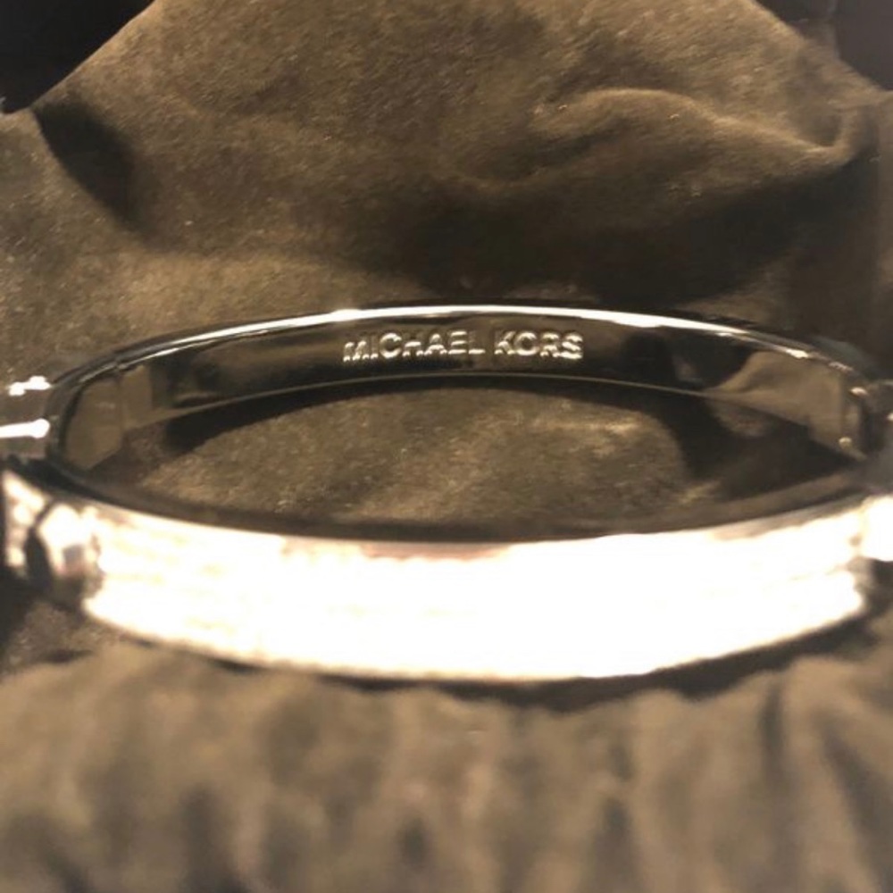 michael kors silver bangle bracelet - Picture 2 of 3